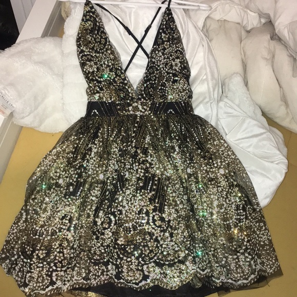 Short formal dress - Picture 4 of 5